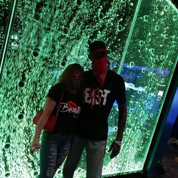 Meet your Posher, Levar - Picture 1 of 1